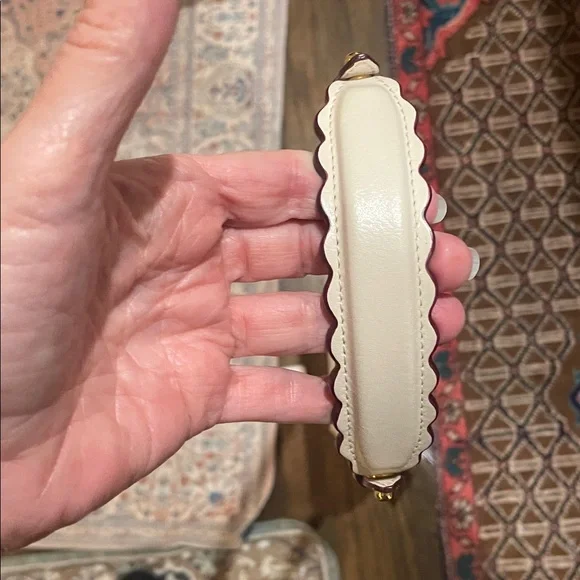 Beyond Stunning Fendi Kan I Leather Crossbody Bag - Picture 2 of 13